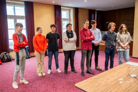 Idén is a Vörösmarty Színház művészei segítik mentorként a Versünnep döntőseit